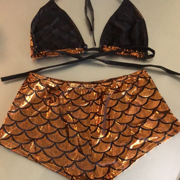 New Mermaid Scale Gold & Black Swimsuit 2 Pc Set - Picture 8 of 10